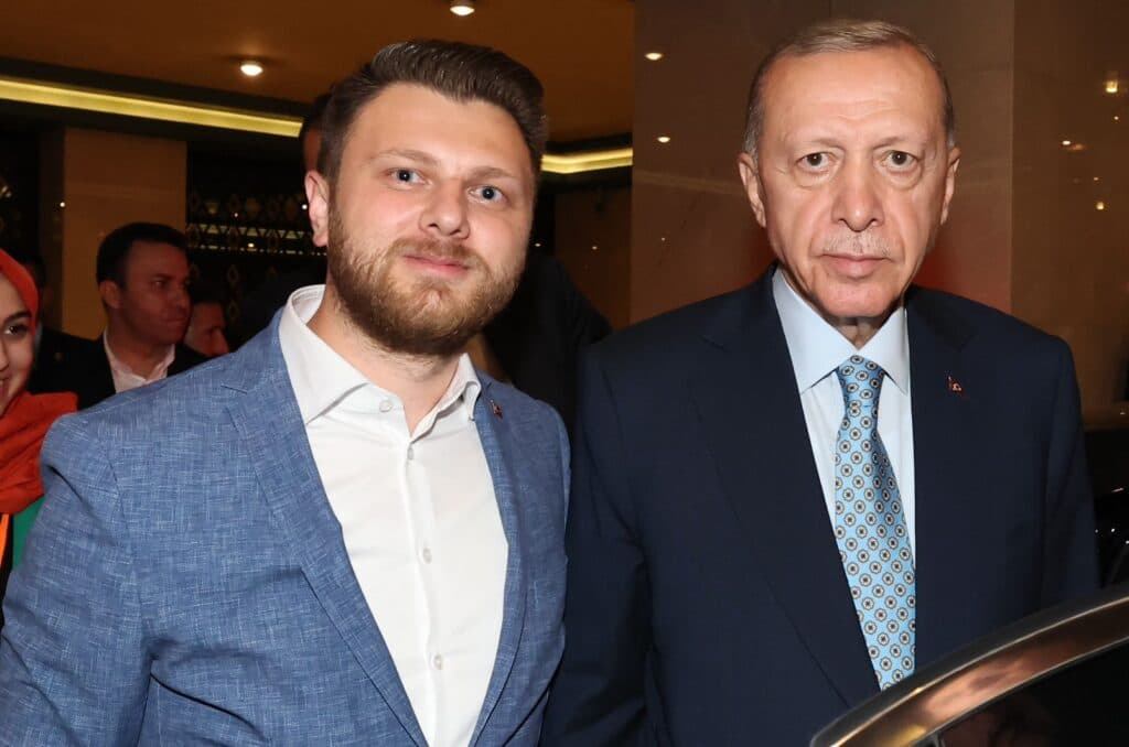 Ömer Yazıcıoğlu together with President Recep Tayyip Erdoğan at an indoor event